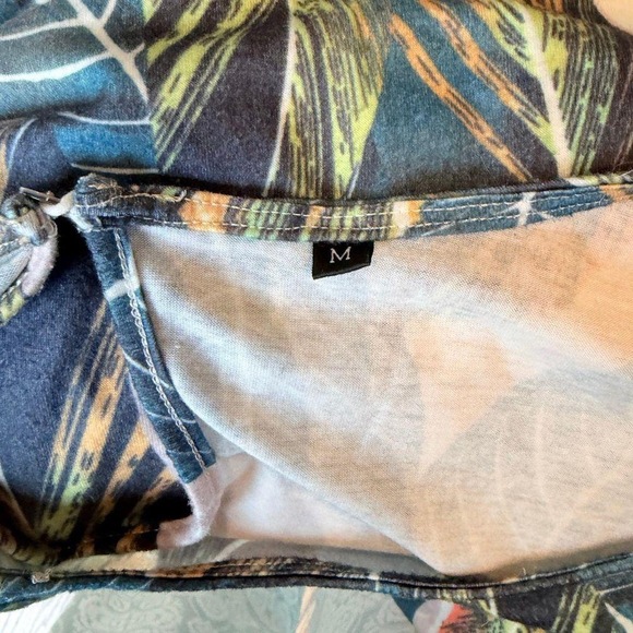 Tropical leaf romper medium vacation lightweight - Picture 8 of 8